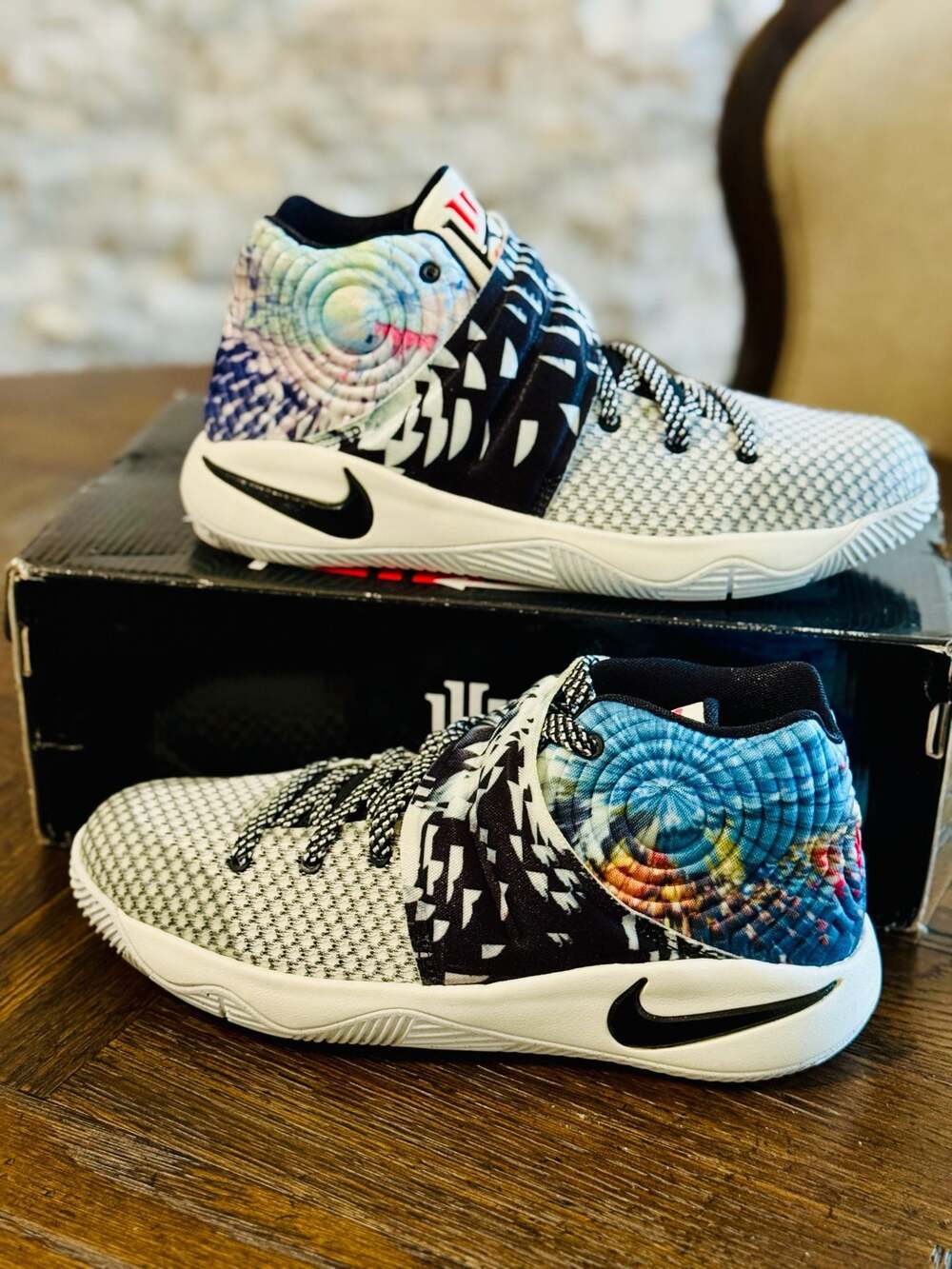 Nike Kyrie 2 GS 'Effect' Basketball Shoes 826673-901 size 6.5Y/ 8 Women New !!